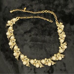 Elegant Sarah Coventry Gold Tone and Faux Pearl Necklace